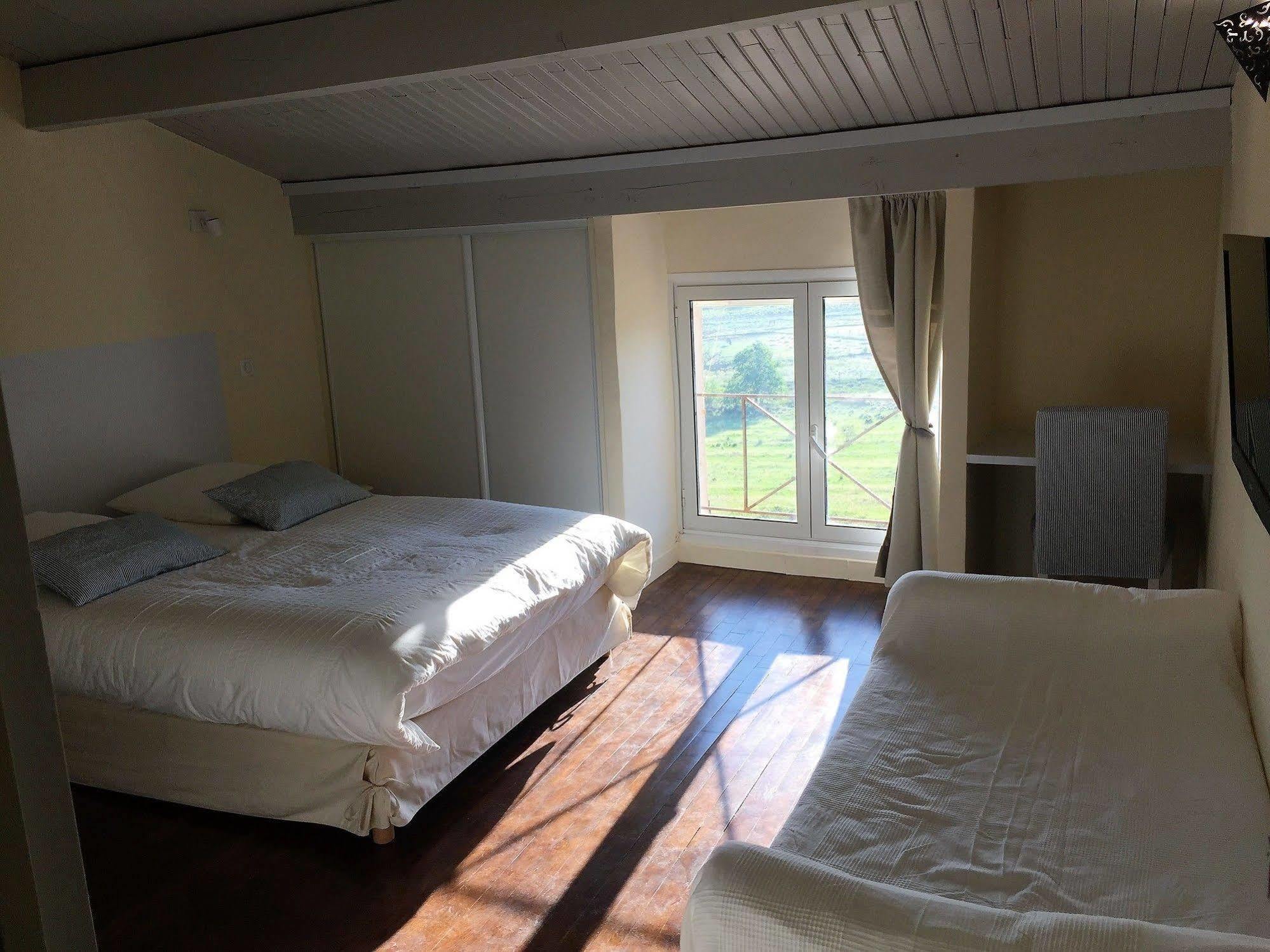 Domaine De La Pomme Hotel Тре Екстериор снимка