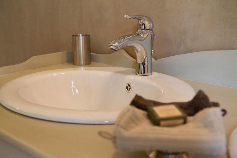Domaine De La Pomme Hotel Тре Екстериор снимка